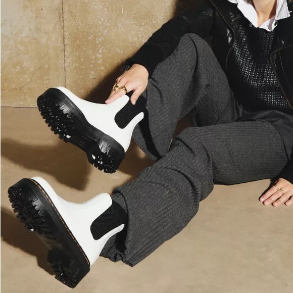 NWT Martens 2976 Quad White Smooth Leather Chelsea Boots